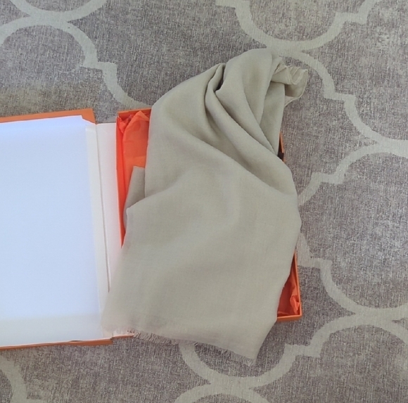 Cuyana Alpaca Scarf In Tan - Picture 3 of 6